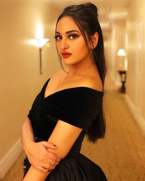 Sonakshi Sinhas Hot Personality Will Leave Your Eyes Sweating Sonakshi Sinha Hot And Sexy