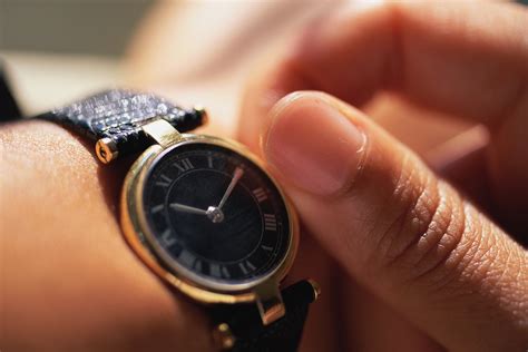 Venta En Que Mano Se Utiliza El Reloj De Mujer En Stock