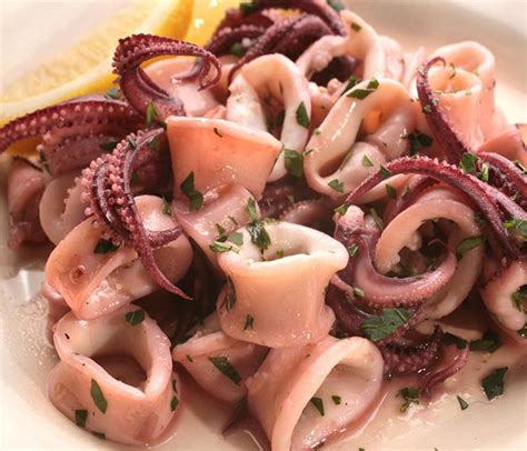 Sautéed Calamari In Garlic Sauce Panamei Recipe Squid Recipes