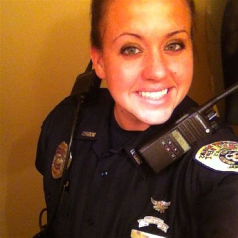 Female Cops 13 Pics