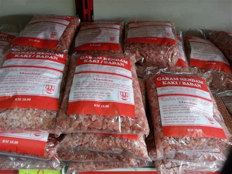 Dua hingga empat gram biasanya diperlukan dalam sehari. Aura Nur Collections: Garam Rendam Kaki dan Badan RM5