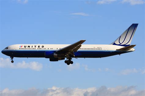 United Airlines Returns To Its Origins In New Livery Air Data News