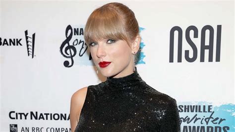Taylor Swift Drops 10th Studio Album Midnights Reveals 7 Surprise