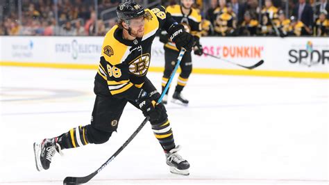 Boston Bruins David Pastrnak Has Field Day Nets Four Vs Anaheim