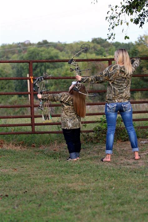 Motherdaughter Hunting Mother Daughter Pictures Bow Hunting Women