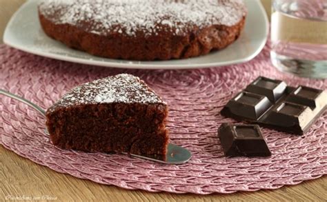 Vediamo insieme come si prepara: Torta all'acqua e cioccolato | CuciniAmo con Chicca