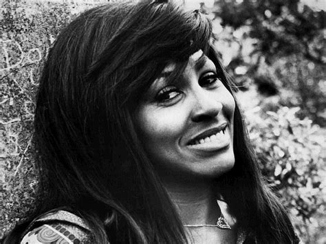 Umrla je Tina Turner – ravnododna