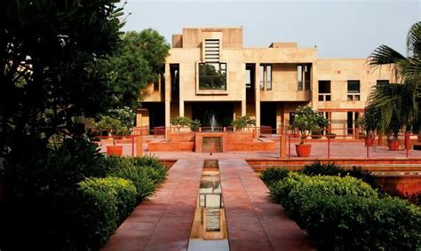 Les services consulaires de l'ambassade de france au cameroun n'accueillent dans leurs locaux que les usagers dont la présence est indispensable. AMBASSADE DE FRANCE À NEW DELHI EN INDE - CETAB