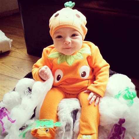 This Adorable Little Pumpkin Is Too Cute To Be Scary Zombierocker86