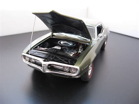 Specially formulated as a revitalizing and rejuvenating salon treatment. Revell model car Firebird 400 Ram Air 1968 in scale ...