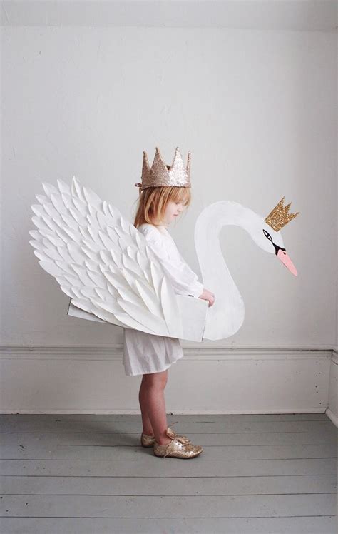 Grâce à cette idee deguisement. {DIY} 20 déguisements à fabriquer en carton ...