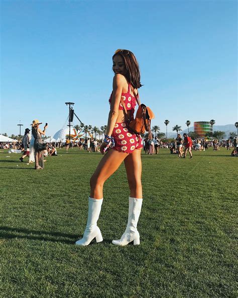 trendy festival outfit ideas for a stylish summer