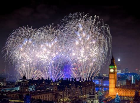 Premium Photo London New Years Eve Fireworks