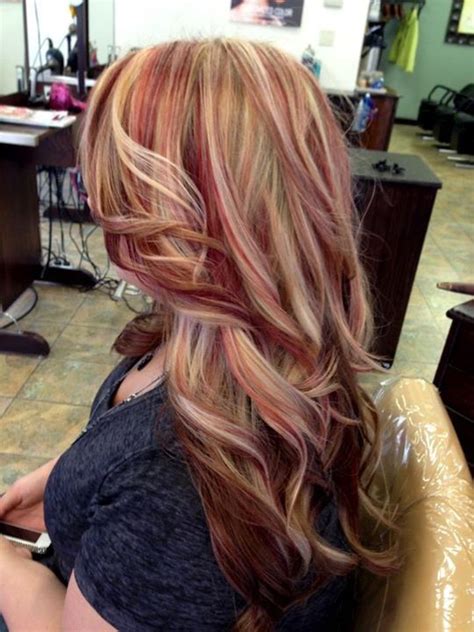 Honey blonde hair tones give the perfect balance to women with blonde and brown hair seeking a subtle upgrade to their natural hair color without going overboard or making a drastic change. Red, honey & blonde If I ever go back to blonde Im doing ...