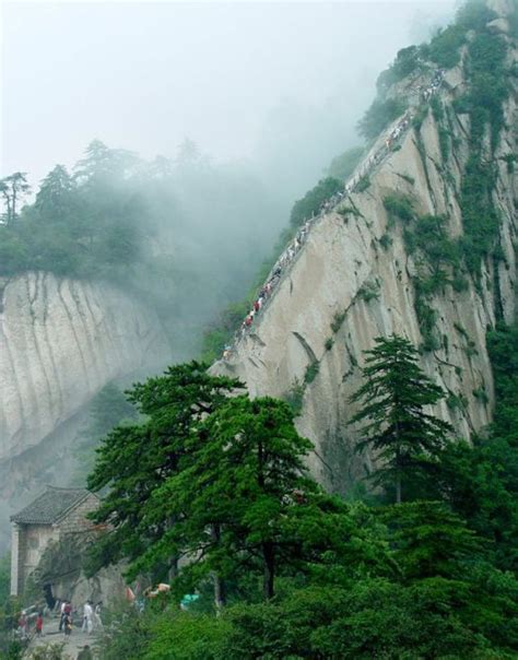 The Most Dangerous Hiking Trail In The World 30 Pics
