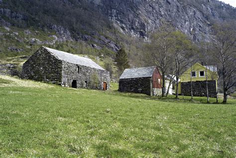 Choose from more than 33 properties, ideal house rentals for . Masfjorden kommune - DigitaltMuseum