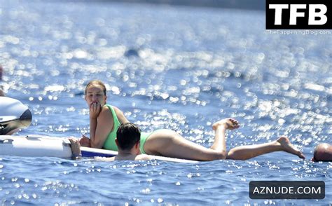 Rosie Huntington Whiteley Sexy Seen Flaunting Her Hot Figure Wearing A One Piece Swimsuit On A