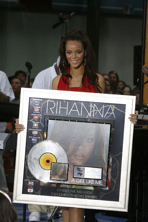 Rihanna The Riaa And Making A Platinum Record In 2016 The Verge