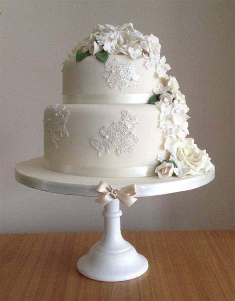 Two Tier White Wedding Cake 2 Tier Wedding Cakes