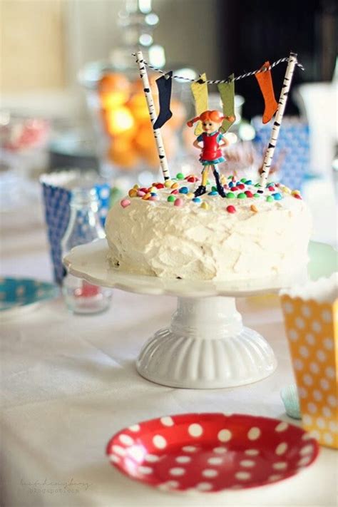 Wenn das kein grund ist, einen kuchen nach pippi langstrumpf zu benennen! Pippi Kaka - Geburtstag | Geburtstagskuchen kinder, Pippi ...
