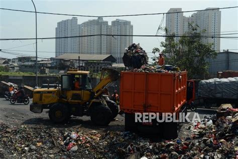 Itu tempat sampah tinggal jalan dua langkah, neng! Tempat Pembuangan Sampah Jakarta di Sunter Segera Dibangun ...