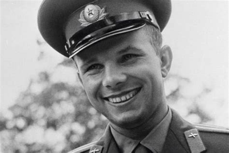 His vostok 1 spacecraft orbited earth once in 1 hour 29 minutes at a maximum altitude of 187 miles. Jurij Gagarin, az első űrhajós - Cultura.hu