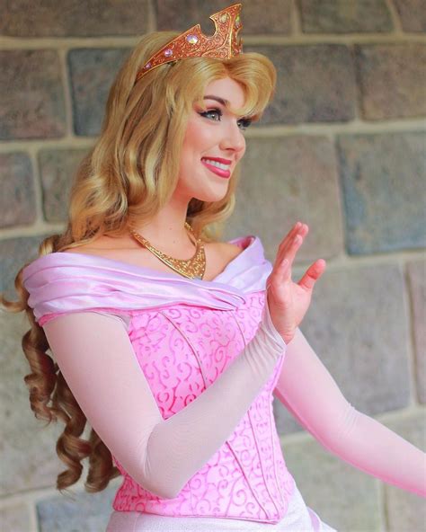 Pin By 1trh1 On Sleeping Beauty Face Characters Disney Princess Dresses Face Characters