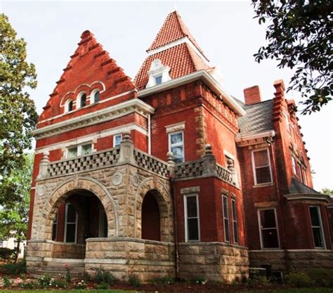 7 Most Beautiful Historic Homes In Alabama For An Overnight Stay