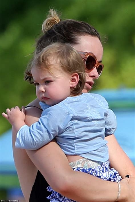 Olivia Wilde And Jason Sudeikis Take Kids To Hawaii Beach Daily Mail