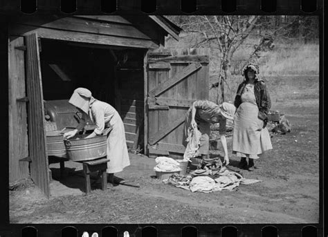 Like the rest of the country, south dakota was greatly affected by the unprecedented great depression, which lasted from 1929 to 1939 and, in turn, decreased the state's population from 697,000 in 1930 to 642,000 by 1940. 12 Photographs Of Small Town North Carolina In The 1930s