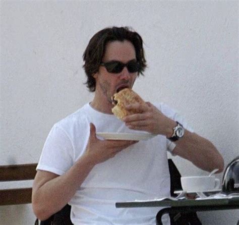 Pin By Calbee Li On Celebs Keanu Reeves People Eating Food