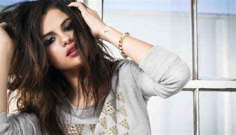 1336x768 selena gomez 26 laptop hd hd 4k wallpapers images backgrounds photos and pictures
