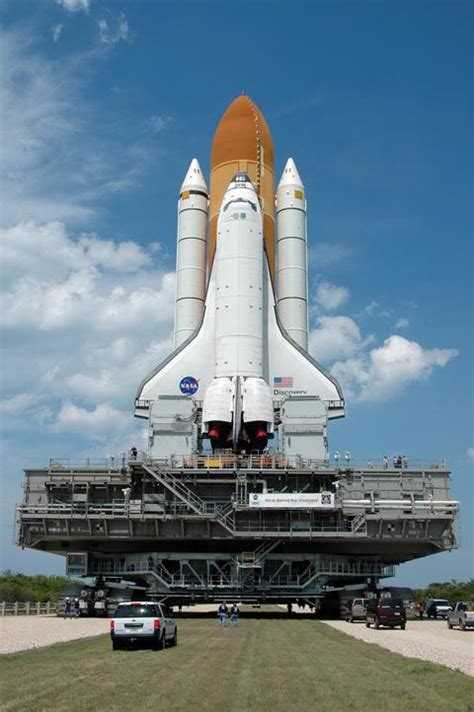 Setelah kurun waktu 30 tahun, sejak penerbangan pertama pesawat ulang alik dengan nama resminya space transportation system (sts) atau yang lebih populer dengan sebutan nasa's space shuttle tanggal 12 april 1981. (GAMBAR) Proses Pemasangan Kapal Angkasa Space Shuttle ...