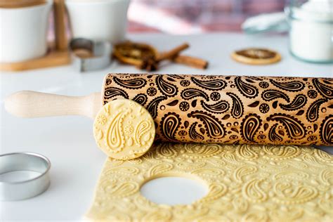 Paisley Design Embossing Rolling Pin Cookies Decorating Roller