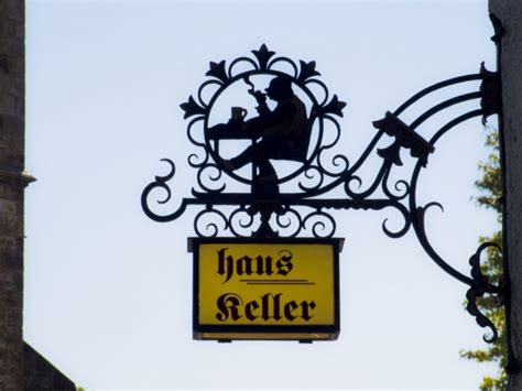 Rooms are equipped with a tv. Hotel-Restaurant Haus Keller - SV Cheruskia Lagenbeck e.V.