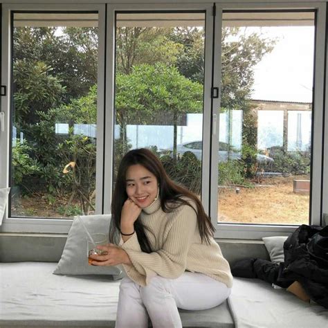 Potret Choi Ye Bin Aktris Yang Debut Di Kdrama Penthouse