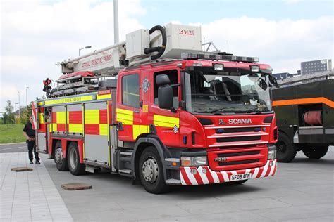 Sf08 Afn Scania P310 Jdc Strathclyde Fire And Rescue Aerial Flickr