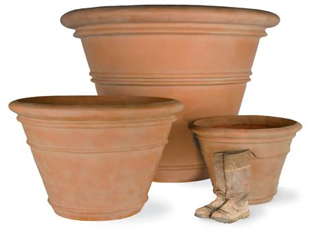 A collection of large terracotta plant pots, planters, troughs and garden urns available in a variety of shape and sizes specialist suppliers of garden pots and planters. Large Terracotta Pot