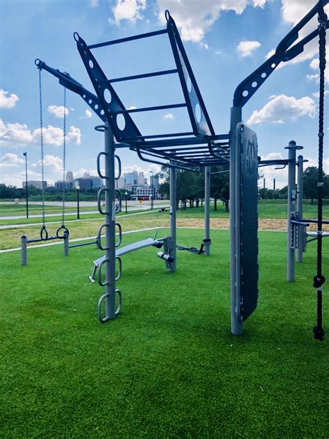 Outdoor Functional Fitness Gym Workout At Kansas City Park Movestrong