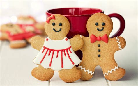 Our cookie recipes will make the prettiest decorated treats this holiday season. Cute Christmas Cookies wallpaper | 1680x1050 | #24258