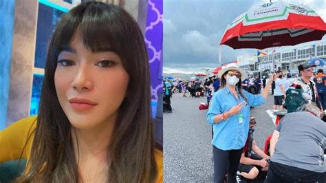 Artis Cantik Dita Fakhrana Jadi Umbrella Girl Motogp Mandalika Glamor Modis Lihat Potretnya