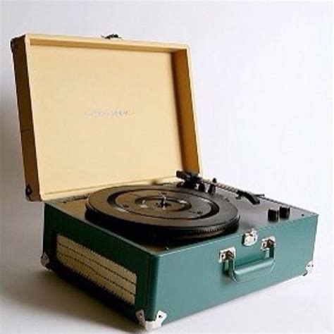 Retro Record Player So Cool But Makes Me Feel Old Record Players