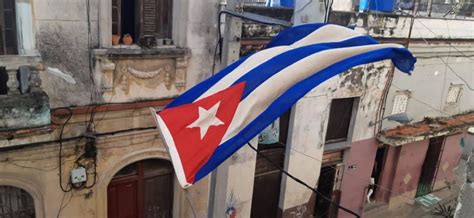 Patria y vida, meaning 'country and life', puts a positive spin on patria o muerte, meaning 'country or death'. Bandera izada en Habana Vieja por el Movimiento San Isidro ...
