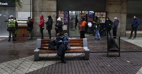 Según informó el gobierno, avanzará a la además, específicamente sobre santiago, señaló que han mejorado la búsqueda activa de casos y que dicha comuna lleva 47 días en cuarentena. Cuarentena en comuna de Santiago supera a Wuhan e Italia