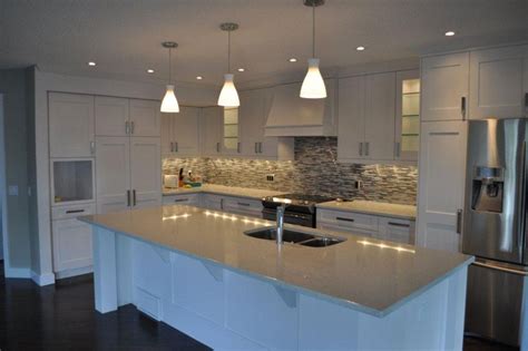 Sparkling White Quartz Countertop For Your Kitchen Design
