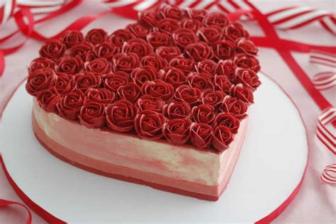 Heart Shaped Cake With Buttercream Roses