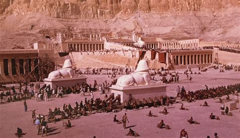 Henry Wilcoxon directed scenes shit at the mortuary temple of Queen