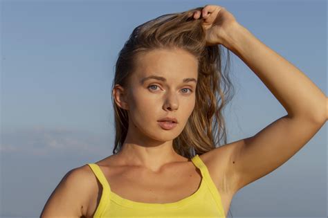Sexy Slim Tanned Blue Eyed Long Haired Milena D Blonde Teen Girl