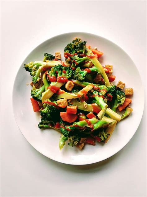More images for broccoli brown sauce with tofu calories » place the drained tofu block on a lint free kitchen towel, fold the sides over and cover peanut sauce is pretty brown. Broccoli Brown Sauce With Tofu Calories : Tofu Stir-Fry ...