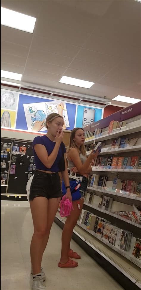 Two Teen Babes🍑 Short Shorts And Volleyball Forum